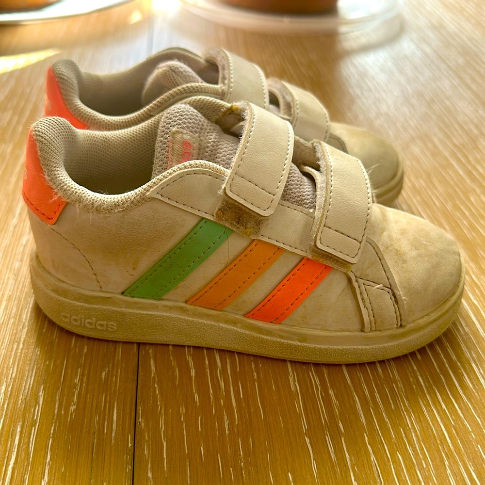 Adidas toddler sneaker size US 8K